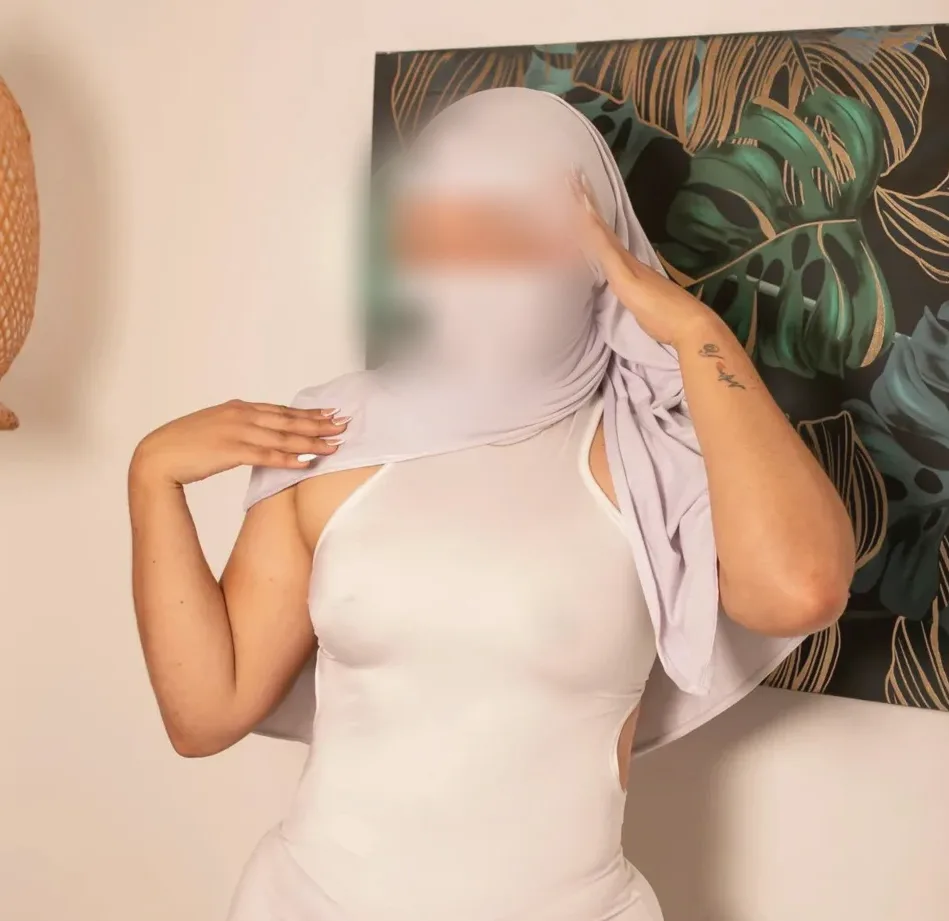 Astrid, 21