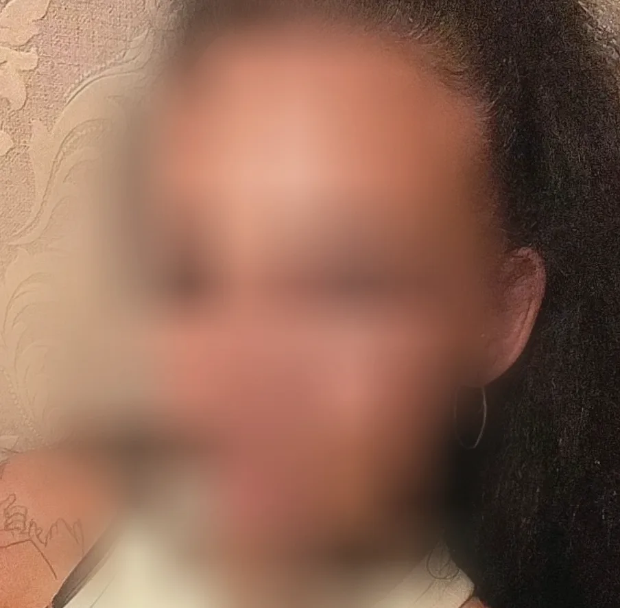 Eva, 38