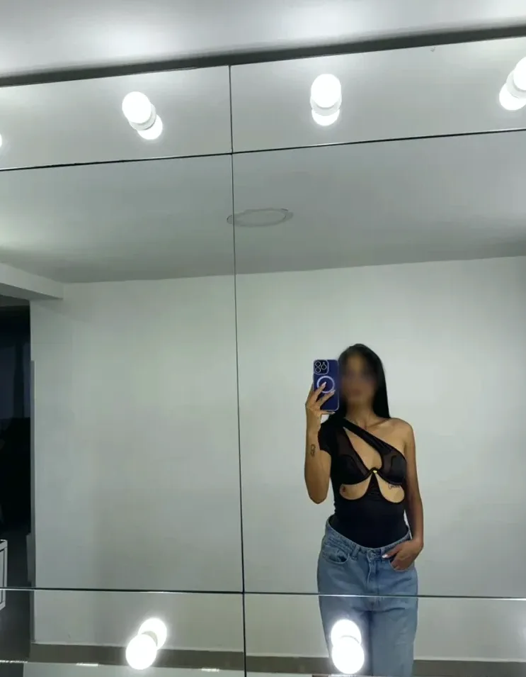 Katrin, 23