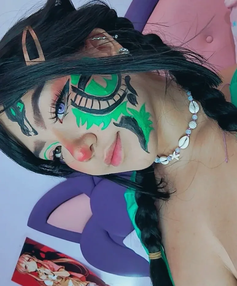 Sabine, 25
