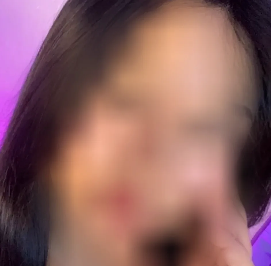 Sabrina, 26
