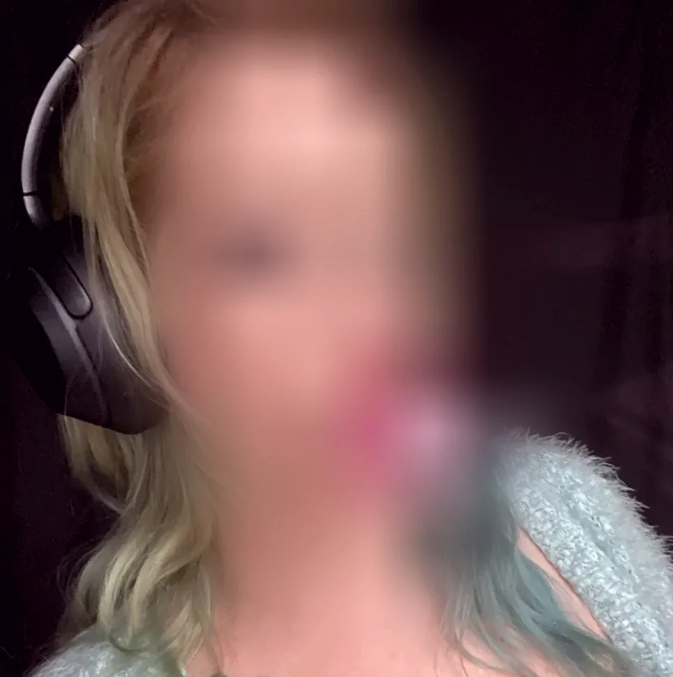 Sina, 35